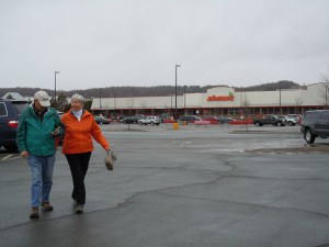 043015 3 grocery store Derby Center